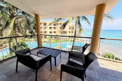 Image de Bright and spacious 3-bedroom Ph with jacuzzi ocean front in Playa del Carmen