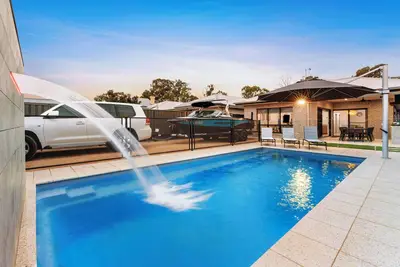 Image de Boats And Bedzzz & Renmark River Villas