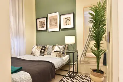 Image de Cozy 1-bedroom apartment in fantastic Budapest with Ac
