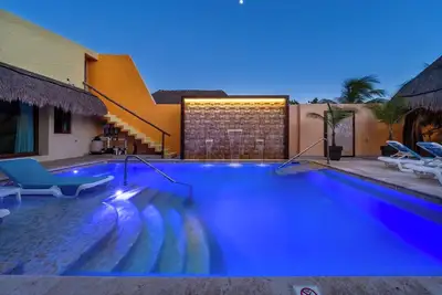 Image de Quinta Ixchel -3 Luxury Sac Bajo Beachfront Villas - Private Beach, Pool and. . .