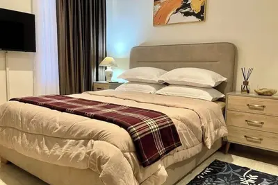Image de Palais Moderne Oran : F3 Akid Lotfi, Climatisé, Iptv & Lumière d'Ambiance