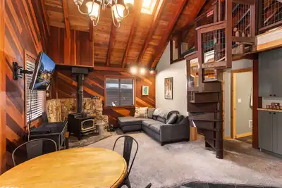 Image de Tahoma Cabin | Walk to Sugar Pine Point State Park