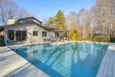 Image de Hamptons Escape Steps from Us Open Shinnecock