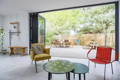 Image de Maison de charme entre Hossegor golf et Capbreton avec patio sous les pins