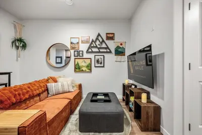 Image de Clementine | Seton | Family Friendly | Park | Pets