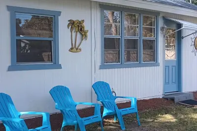Image de Cozy 1-bedroom Cottage furnished all utilities included fenced in pet friendly.