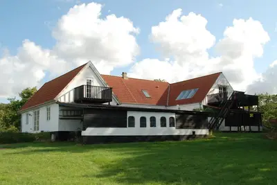 Image de \"Hening\" - 150m from the sea by Interhome