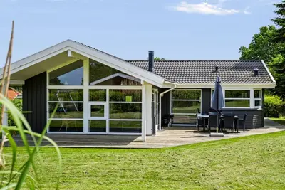 Image de \"Hedvig\" - 500m from the sea by Interhome
