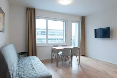 Image de Zh Yellow 3 - Letzigrund HITrental Apartment by Interhome