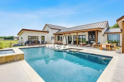 Image de The Haven at Stonecrest / sleeps 24 / 3 acre private estate / Pool / Hot Tub