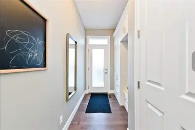 Image de 5 Mins to Airport, 3 Bed, Private back yard, Garage Parking