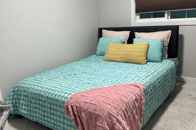 Image de Peaceful 3-bedroom house perfect for relaxing stays in Edmonton