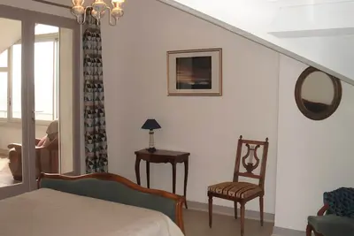 Image de Chambre d’hôtes « La Grange Fleurie » avec terrasse, jardin partagés et Wi-Fi