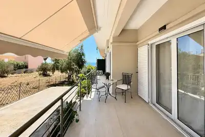 Image de Dioni's Haven - Sunny Retreat with Balcony