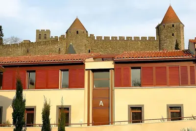 Image de French Basilica Stay | 1. 0 mi to Saint-Nazaire | Gothic Architecture Discovery