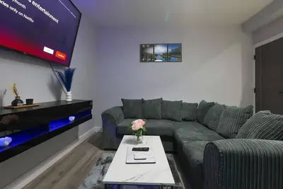 Image de Spacious 4-Bedroom Home in Leeds – Sleeps 10