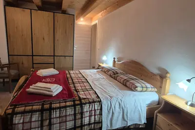 Image de Appartement '5' avec deux balcons, parking privé et jardin partagé