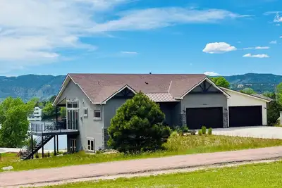 Image de Spacious 4-bedroom ranch-style home 10 min from Usafa with lake & mountain views