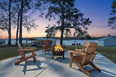Image de Porch and Paddle Lakehouse