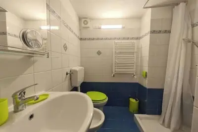 Image de Hostdomus - The Water Lily Apartment
