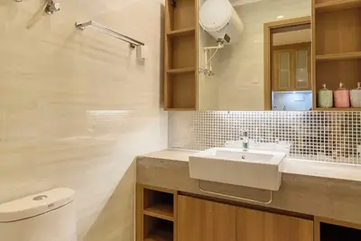 Image de 2-Bedroom Apartment with River & Sea View in Central Haikou
