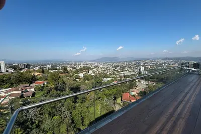 Image de Marvelous 3-bedroom apartment with an Amazing view of the City
