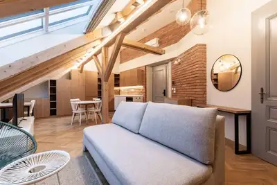 Image de Cozy Attic Loft in Prime Location