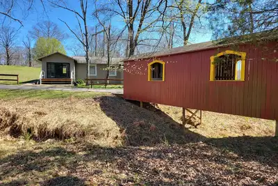 Image de Covered Bridge Cabin ~ 75-Acre Retreat near LoE ~ I-57 ~ I-24