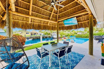 Image de Dockside Retreat! 3 mi Beach+Boat Rental+Spa+Kayak