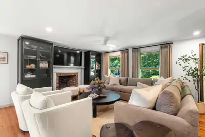 Image de 1 Mile to Campground Beach, Dog Friendly, Ac!