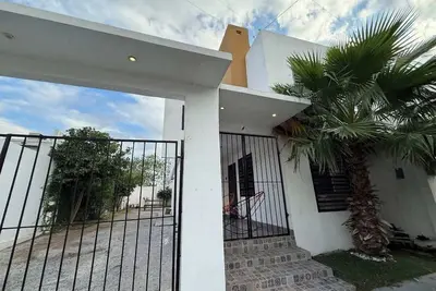 Image de Private House w/Garden, Near City Highlights +