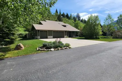 Image de Awesome 3-bedroom house in Alpine perfect for your next getaway.