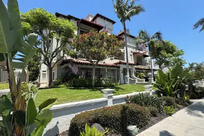 Image de Coronado Village - Single level 3/2 Condo - Golf Cart & 2 E-Bikes included! !