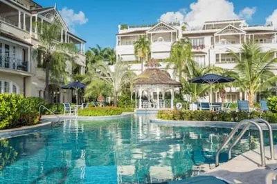 Image de Lusca at Schooner Bay by Young Estates