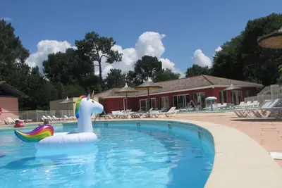 Image de À 10 min à pied de la plage | 2 Piscines sur place