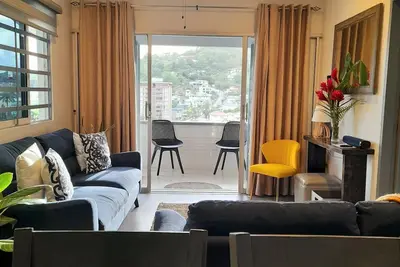Image de Pierre Point: Hilltop retreat with breathtaking views!