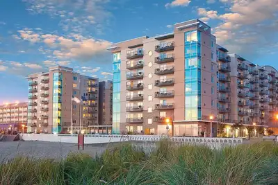 Image de 3-bedroom condo court-side for Seaside volleyball tournament