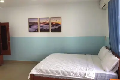 Image de Located near Tan Son Nhat Airport and middle of sport complex.
