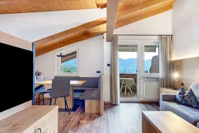 Image de Résidence Sonngart Appartement A7 avec vue sur Merano, piscine commune, jacuzzi et Wi-Fi