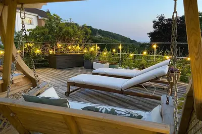 Image de Hartlands: Idyllic countryside home with breath-taking views & expansive gardens