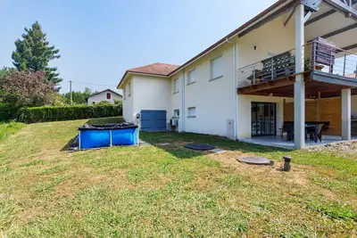 Image de Appartement 'T2 Antipuyou - Jardin Rdc' avec terrasse privée, Wi-Fi et climatisation