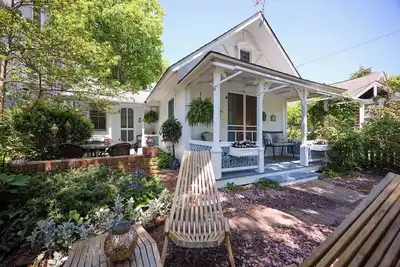 Image de 2br Ocean Grove Garden Beach Cottage- 6 Blk to Beach, Easy Access 2 Asbury Park