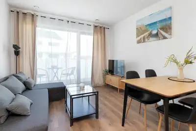 Image de Bright One-Bedroom Apartment | Furnished Balcony