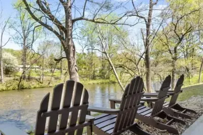 Image de Riverfront condo on the Little River — the quiet side of Townsend