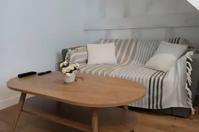 Image de Appartement cosy Moderne Au Centre De Joigny 4' avec Wi-Fi