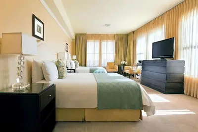 Image de Romantic Getaway Near Providence Park - 0. 2 mi | Pets are Allowed | Parking
