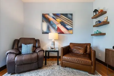 Image de Monthly Rental - Hawthorne Retreat + Pet Friendly