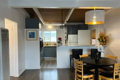 Image de New 2br w/Free Parking & Laundry