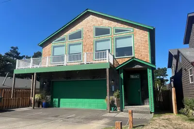 Image de Pelican House | Spacious Beach Retreat Just Steps to the Sand  Welcome to **Peli