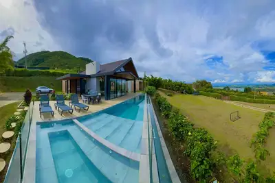 Image de Heaven House – Luxury Family Retreat at Lake Calima